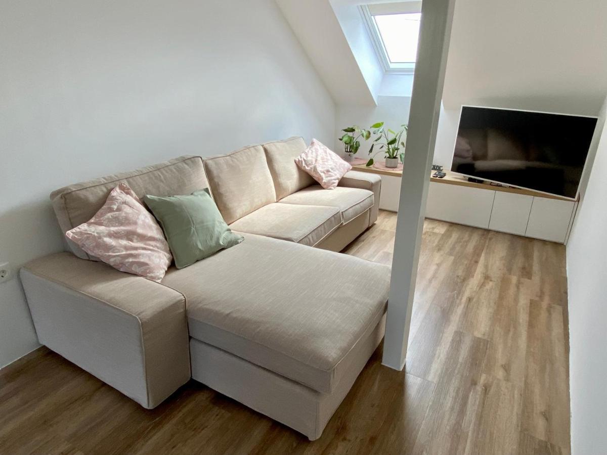 Ferienwohnung Sunny Oak Estate Mengeš Exterior foto
